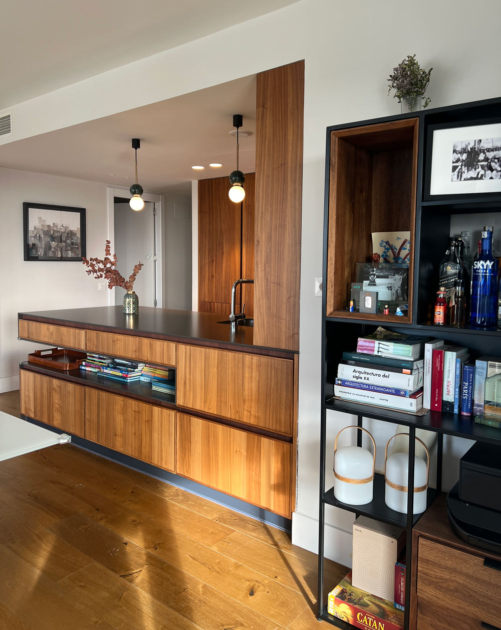 cocina madera natural integrada salon valdebebas