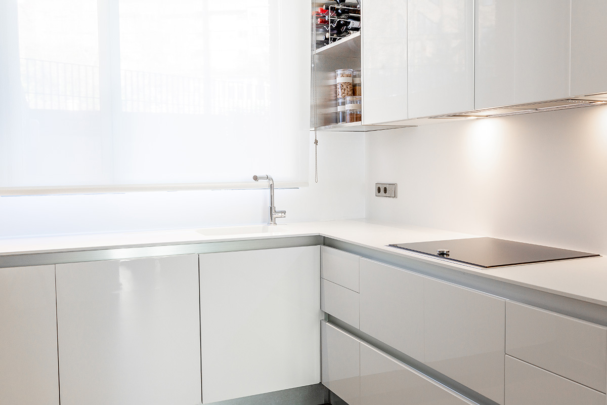 cocina de lujo moderna madera lacada encimera de corian