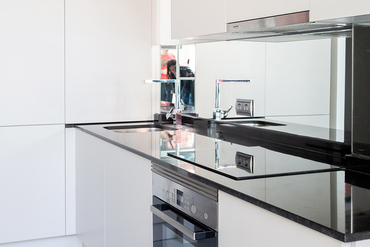 cocina gama alta integrada en salon en madrid